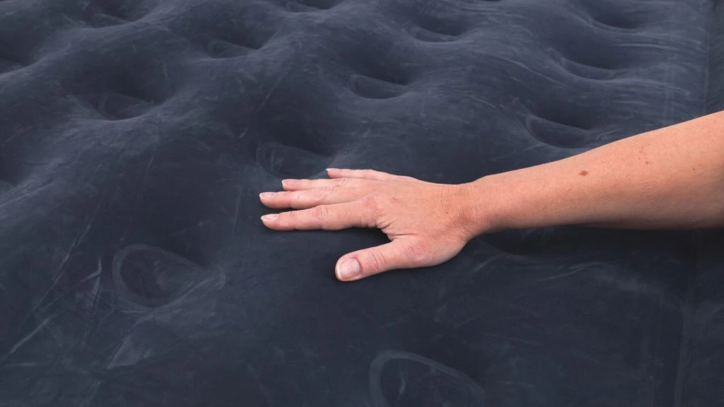 Outwell Flock Superior Double Airbed With Built-in Pump 6 Outwell Flock Superior Double Airbed With Built-in Pump - Image 4